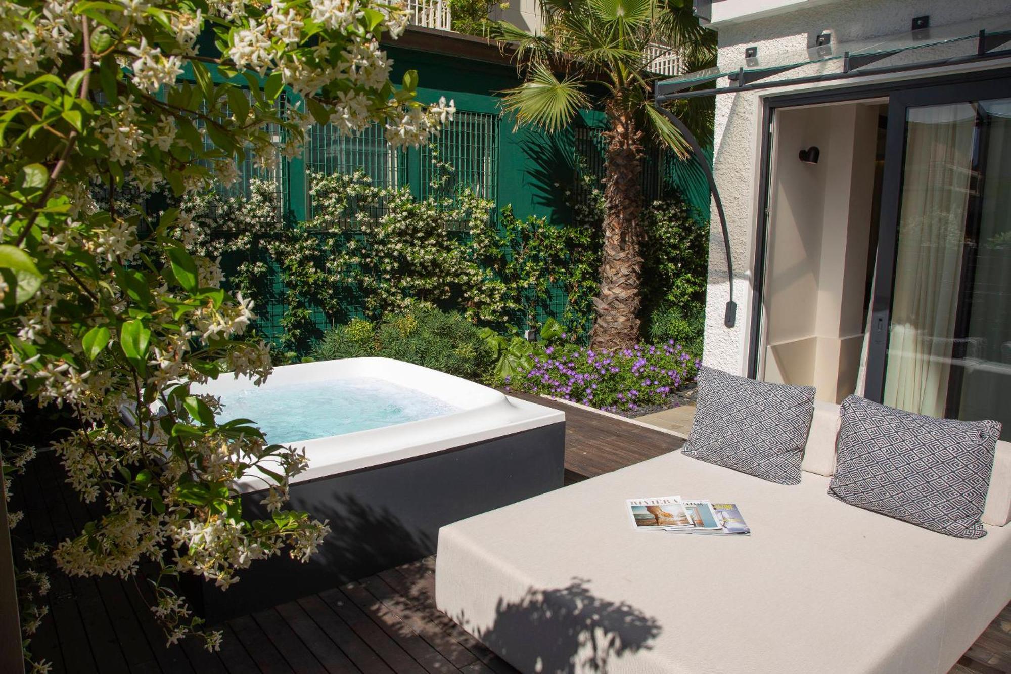 Casa Riva Hotel Riccione Exterior photo